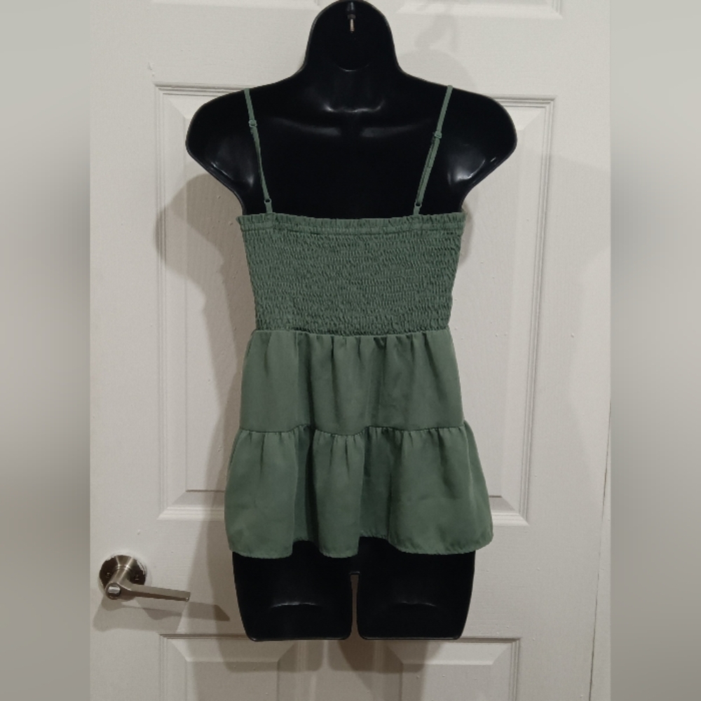 Paper Crane Green Smocked Camisole - Picture 2 of 4